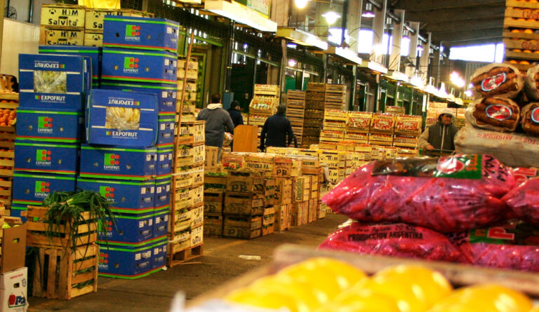 Alimentos: los precios aumentaron del campo a la góndola 3,4 veces en febrero