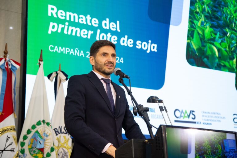 Pullaro participó en la Bolsa de Comercio del primer remate de soja de la campaña 2023/24