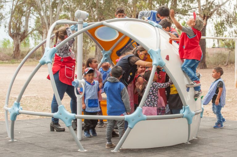 La Fundación Bunge y Born lanza el Desafío Domo Cósmico, un juego diseñado para estimular la educación en la primera infancia