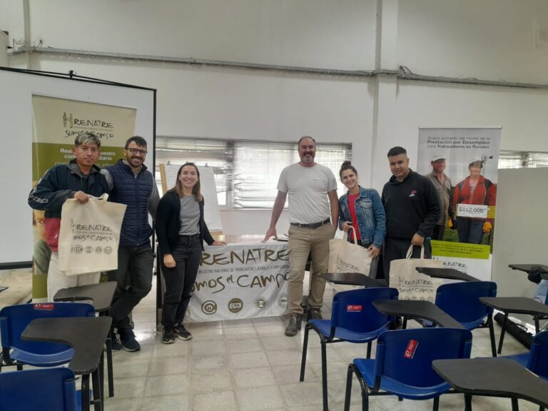 La delegación de Renatre Santa Fe Sur brindó curso de oficio técnico tambero a estudiantes de El Trébol