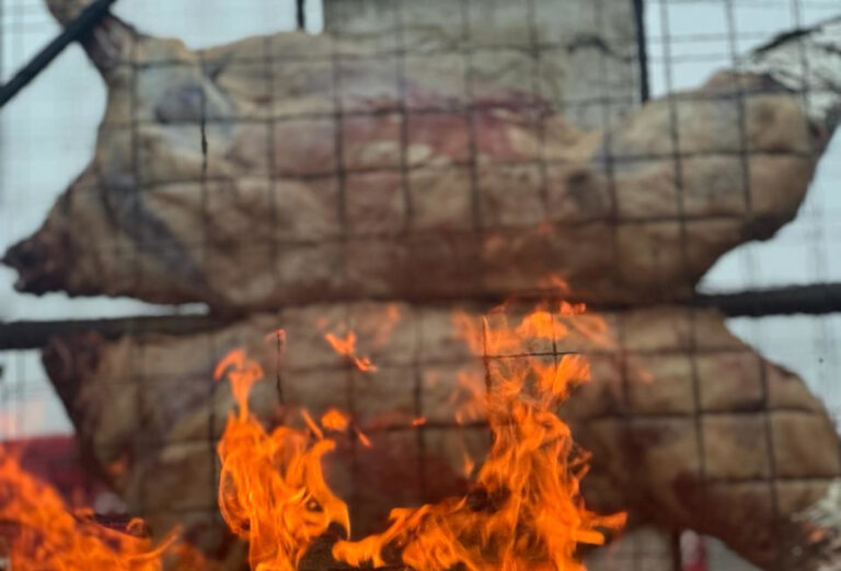 El asado de carcasa de búfalo llega a la tradicional Expo Rural de Palermo