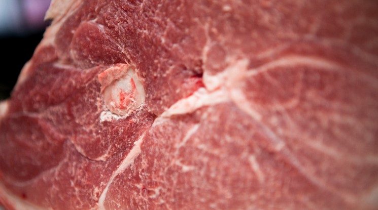 Cocina segura: claves para proteger la salud al manipular y cocinar la carne