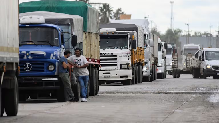 Camiones que ingresen a los puertos del Gran Rosario pagarán mayor peaje