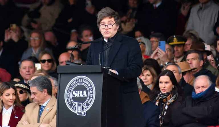 Acsoja sobre la baja de retenciones: “Anuncios que marcan un camino correcto” El presidente anunció en la Rural baja de retenciones permanentes.