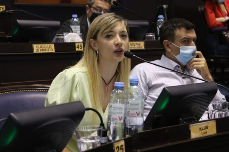 Diputada kirchnerista quiere cobrar impuesto a los flatos y eructos de las vacas